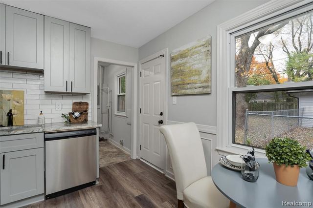 15751 W 14 Mile Road, Beverly Hills, MI 48025