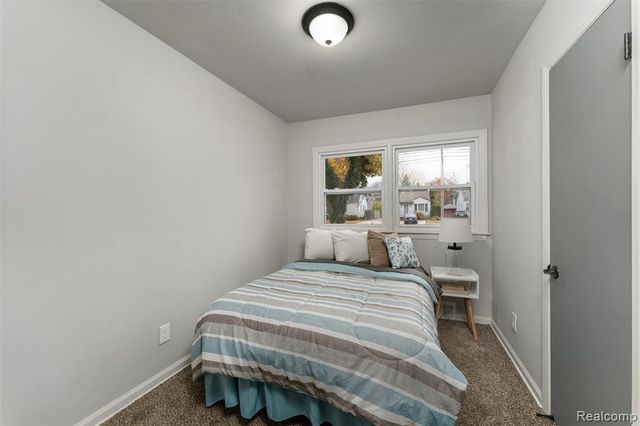 15751 W 14 Mile Road, Beverly Hills, MI 48025