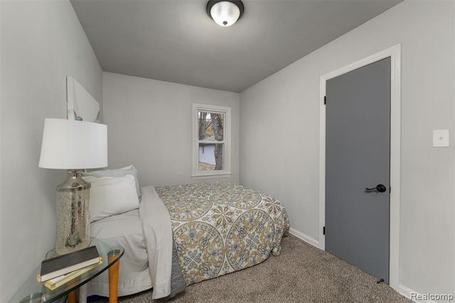 15751 W 14 Mile Road, Beverly Hills, MI 48025