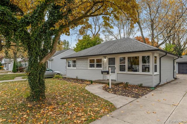 15751 W 14 Mile Road, Beverly Hills, MI 48025