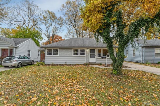 15751 W 14 Mile Road, Beverly Hills, MI 48025