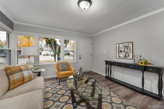 15751 W 14 Mile Road, Beverly Hills, MI 48025