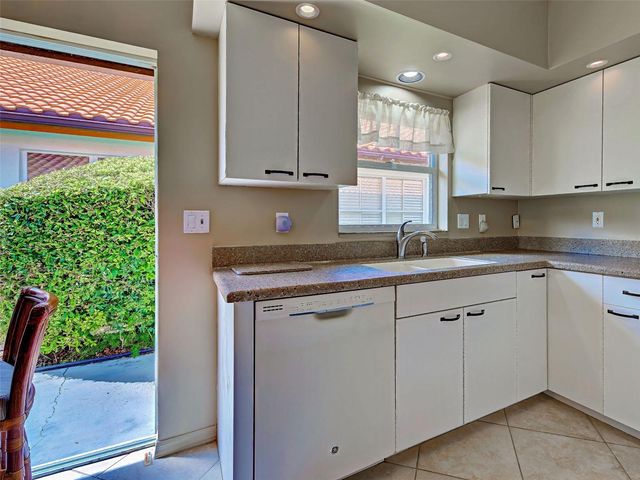 1176 HARBOR TOWN WAY, Venice, FL 34292