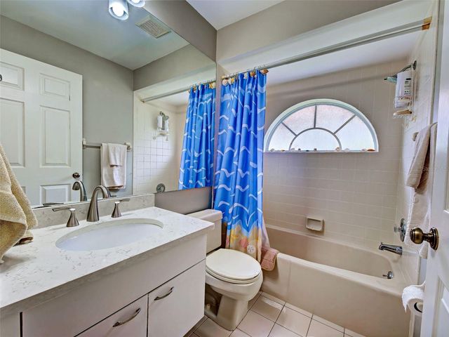 1176 HARBOR TOWN WAY, Venice, FL 34292