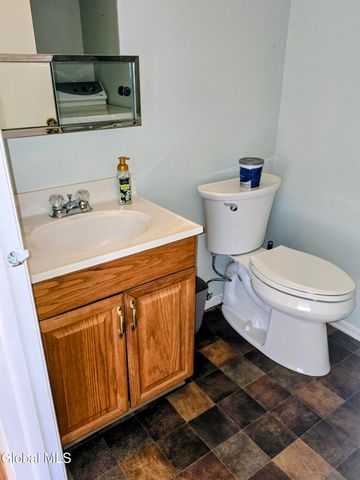 22 Ziemke Farm Lane, Cohoes, NY 12047