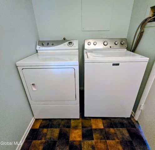 22 Ziemke Farm Lane, Cohoes, NY 12047