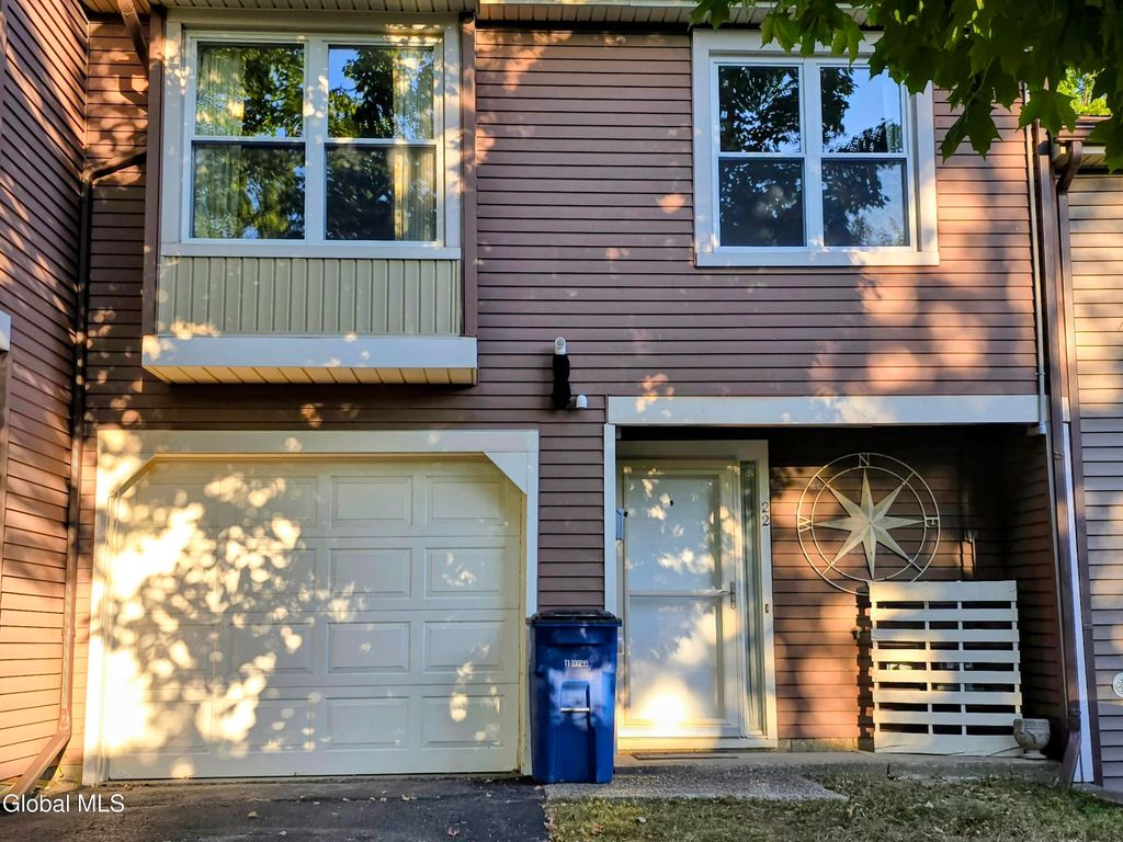 22 Ziemke Farm Lane, Cohoes, NY 12047