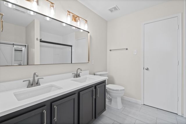 2140 Hacienda Court, Grand Prairie, TX 75052