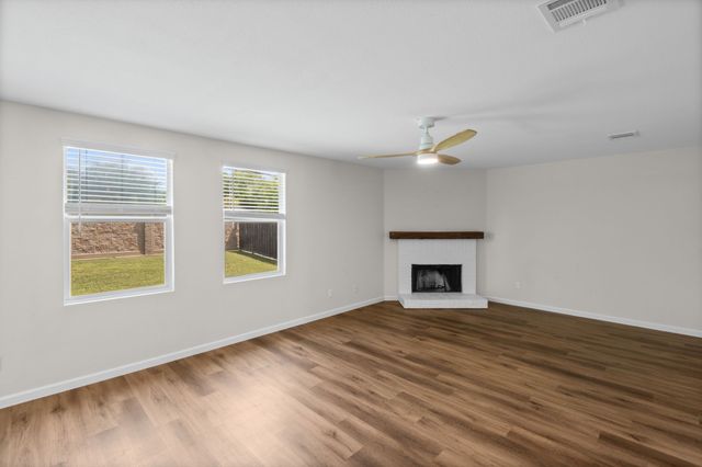 2140 Hacienda Court, Grand Prairie, TX 75052