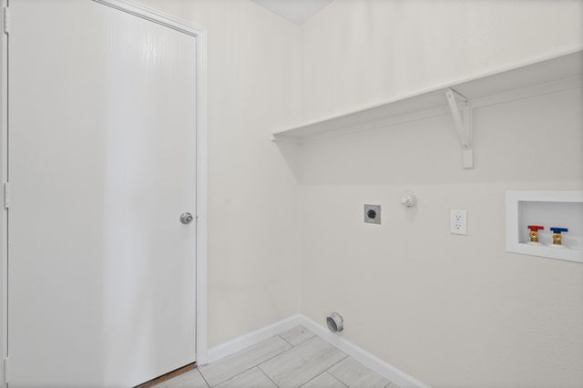 2140 Hacienda Court, Grand Prairie, TX 75052