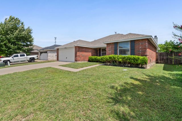 2140 Hacienda Court, Grand Prairie, TX 75052