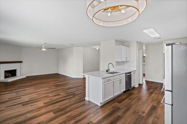 2140 Hacienda Court, Grand Prairie, TX 75052