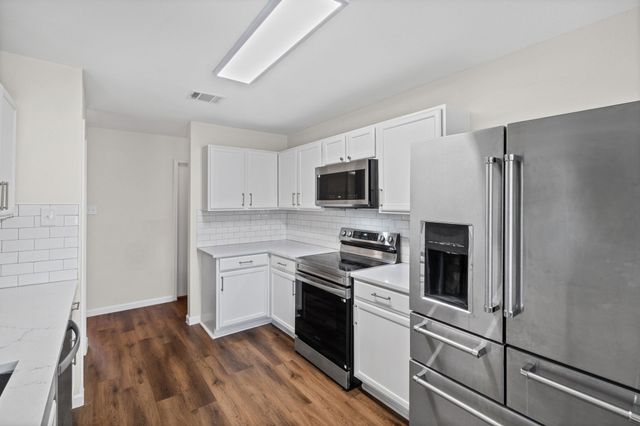 2140 Hacienda Court, Grand Prairie, TX 75052