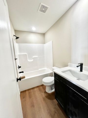 10611 E Bonita ST, Wichita, KS 67207