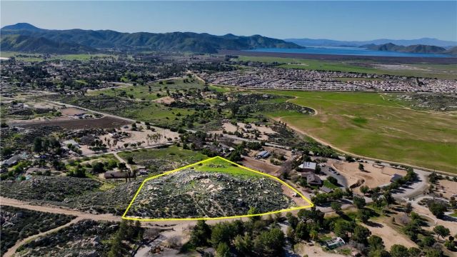 27 Starlight Mesa, Hemet, CA 92544