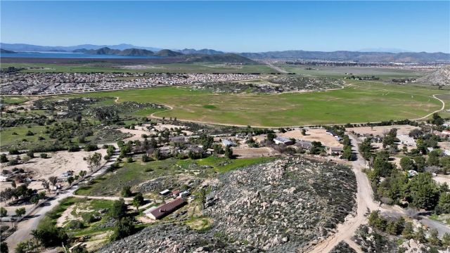 27 Starlight Mesa, Hemet, CA 92544