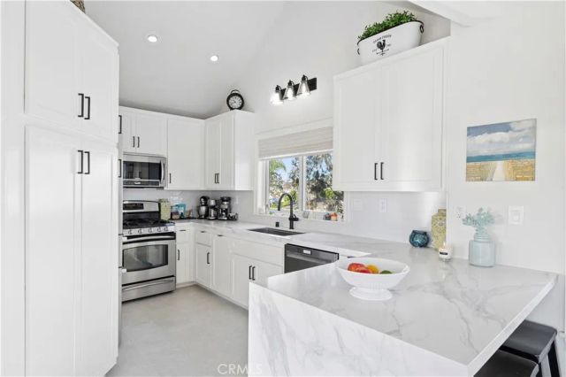 423 Poppy, Corona Del Mar, CA 92625