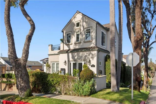 423 Poppy, Corona Del Mar, CA 92625