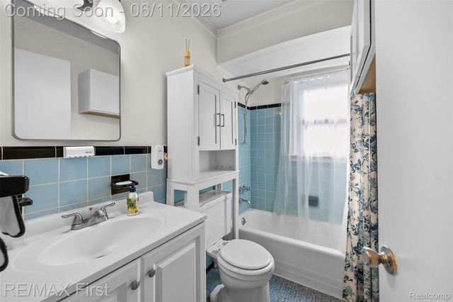 19712 Gaukler Street, St. Clair Shores, MI 48080