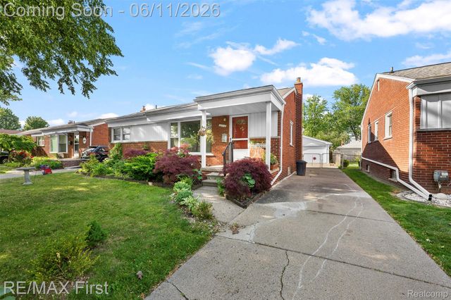 19712 Gaukler Street, St. Clair Shores, MI 48080