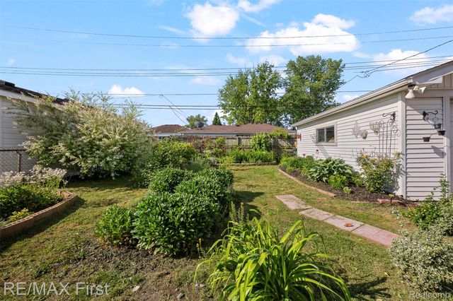 19712 Gaukler Street, St. Clair Shores, MI 48080