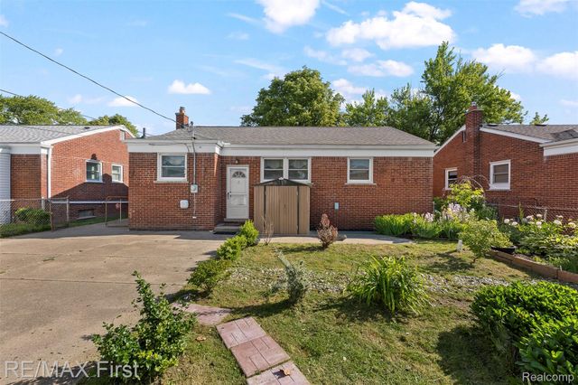 19712 Gaukler Street, St. Clair Shores, MI 48080