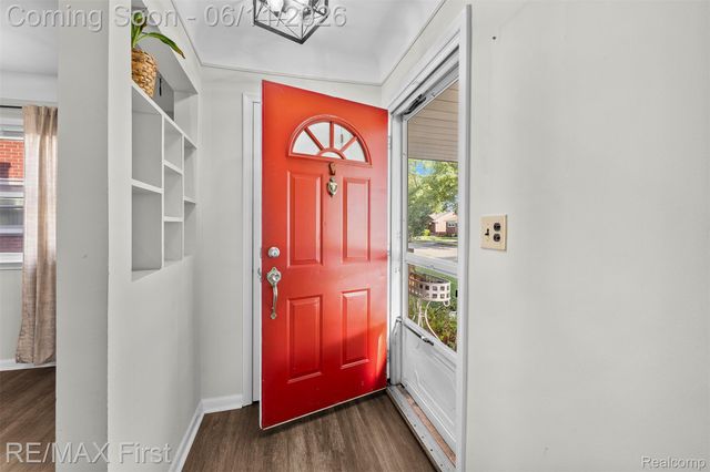 19712 Gaukler Street, St. Clair Shores, MI 48080