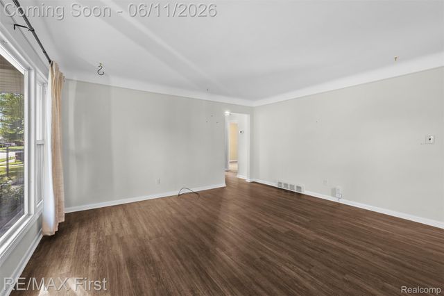 19712 Gaukler Street, St. Clair Shores, MI 48080