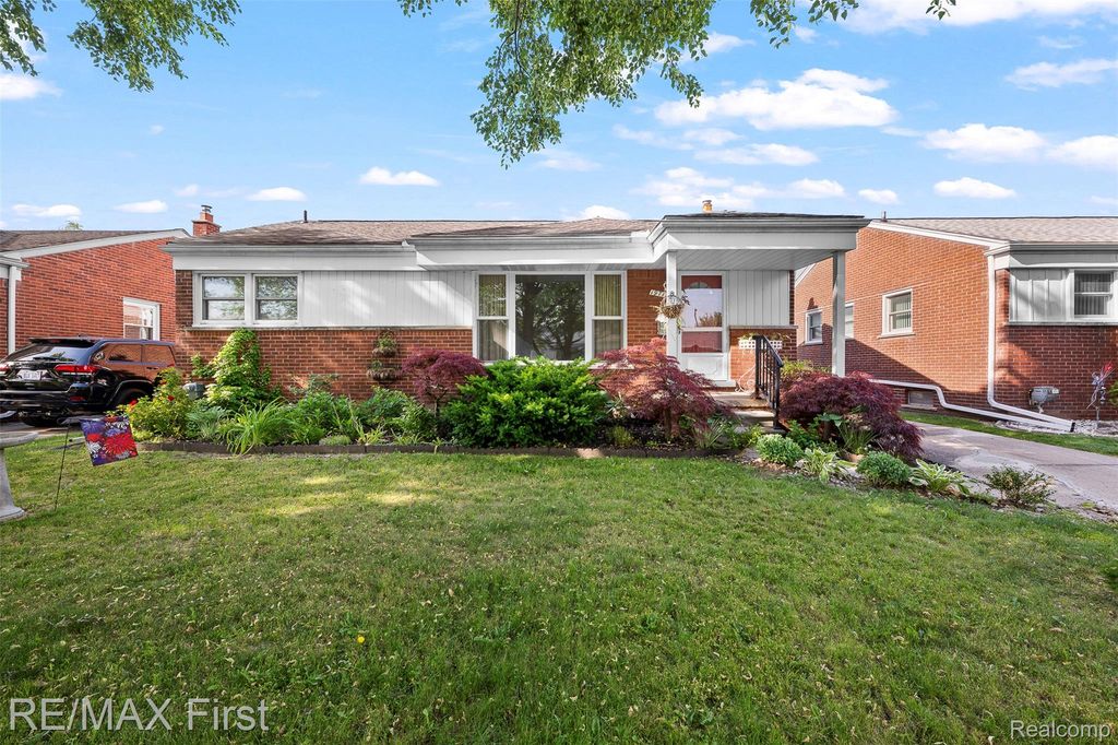 19712 Gaukler Street, St. Clair Shores, MI 48080