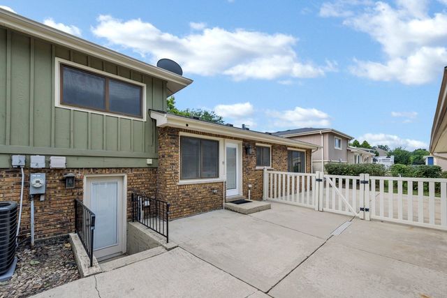 1734 W Rampart Road, Addison, IL 60101