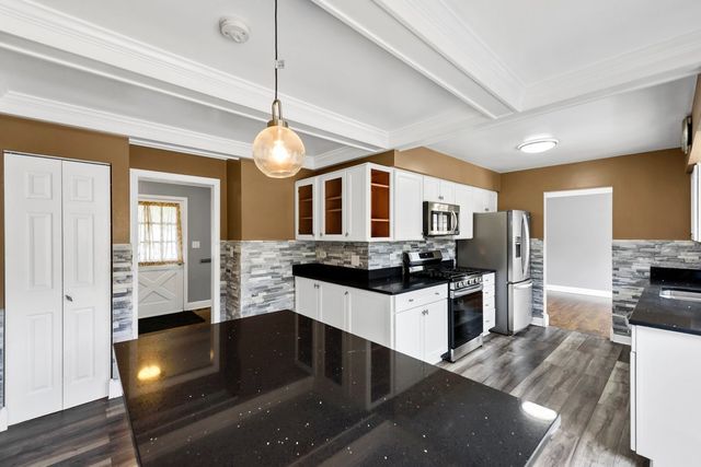 1734 W Rampart Road, Addison, IL 60101