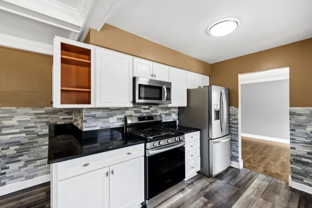 1734 W Rampart Road, Addison, IL 60101