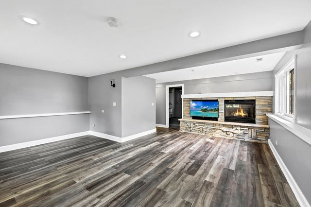 1734 W Rampart Road, Addison, IL 60101