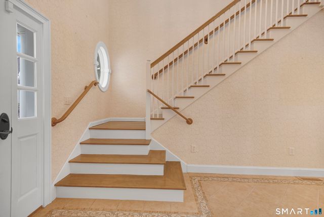 446 Main Street 9, Old Saybrook, CT 06475