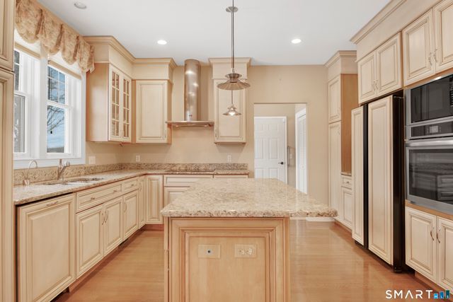 446 Main Street 9, Old Saybrook, CT 06475