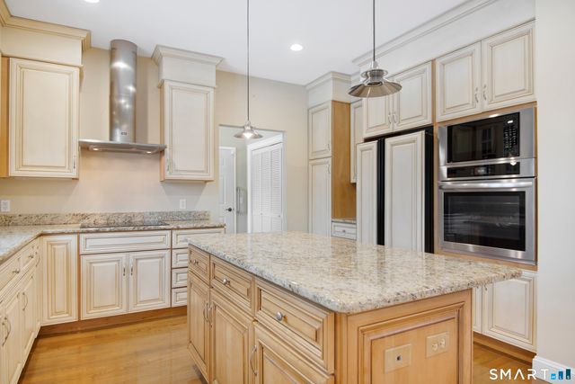 446 Main Street 9, Old Saybrook, CT 06475