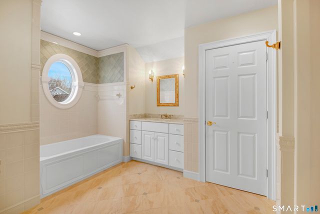 446 Main Street 9, Old Saybrook, CT 06475