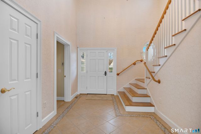 446 Main Street 9, Old Saybrook, CT 06475