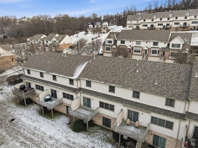 105 Woodcrest Drive, North Fayette, PA 15108