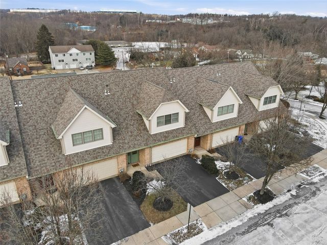 105 Woodcrest Drive, North Fayette, PA 15108