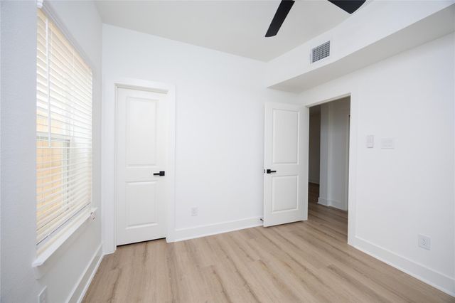 934 South Lane A, Houston, TX 77088