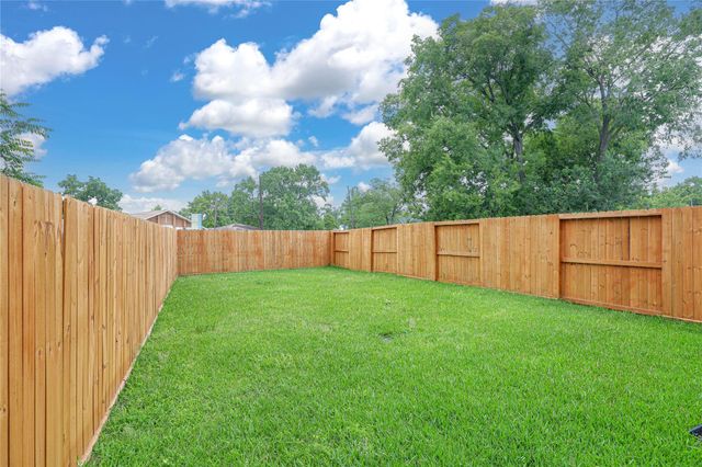 934 South Lane A, Houston, TX 77088