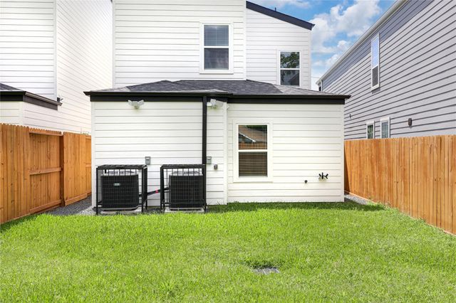 934 South Lane A, Houston, TX 77088