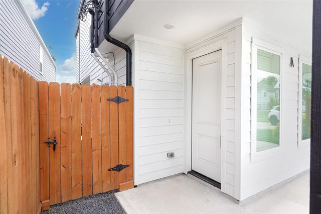 934 South Lane A, Houston, TX 77088