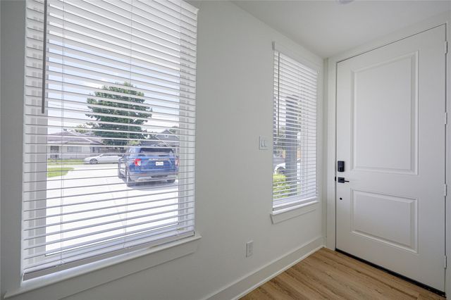 934 South Lane A, Houston, TX 77088