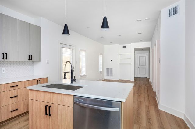 934 South Lane A, Houston, TX 77088