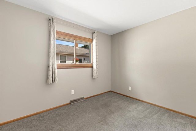 237 N 113th STREET, Wauwatosa, WI 53226
