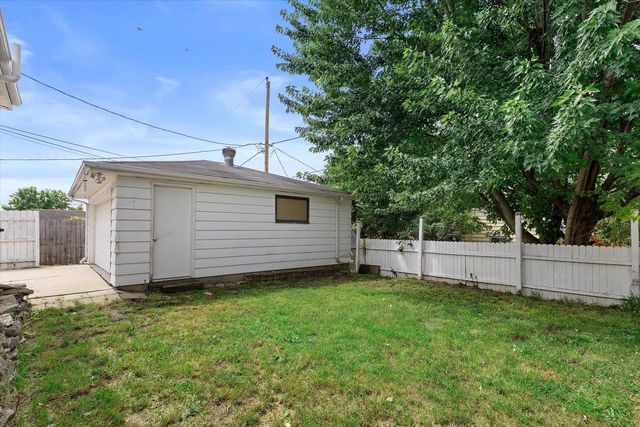 237 N 113th STREET, Wauwatosa, WI 53226