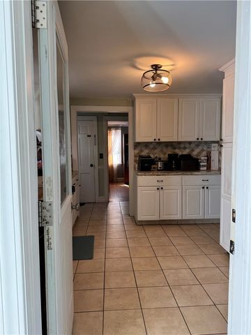 199 Main Avenue, Warwick, RI 02886