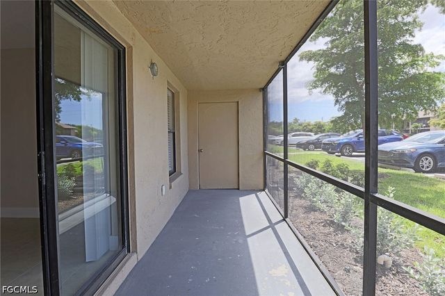 5307 Summerlin RD 702, Fort Myers, FL 33919